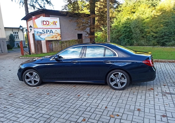 Mercedes-Benz Klasa E cena 110000 przebieg: 68000, rok produkcji 2017 z Głuchołazy małe 352